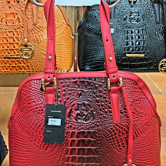 Purses - Picture 7 of 8